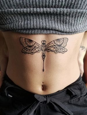 Dragonfly ..#ink #inkaddict #inked #inklife #dragonfly #inkart #tattoos #tattooed #tattooidea #tattoolife #fineline #th_ink_cuba #tattooistart #tattooart #tattootime #tattoooftheday #tattoo #tatt #tattooartist #armtattoo #minimalist #bigttatoo #abstracto  #art #bodyart #artoftheday #artgallery #tatuajeabstracto #dragonflytattoo