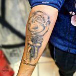 Healed and looking beautiful 👍🏼 @bodygraphicstattoosupplysa @empireinks #tattoos #tattooideas #tattooworld #tattoos_of_instagram #tattoodo #tattoolovers #tattoosociety #tattooartist #girls #inkedupgirls #girlswithtattoos #guyswithtattoos #memorialtattoo #rose #rosetattoo #blackandgreytattoos #instagood #floral #flowers #coveruptattoo #scripttattoo 