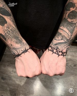 barbed wire tattoo sleeve