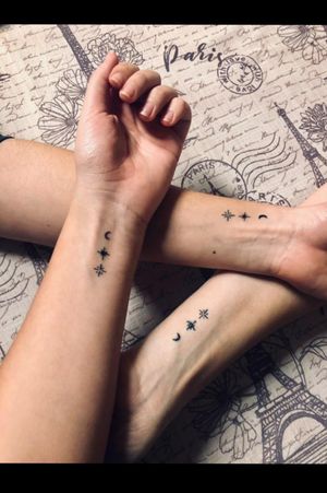 Mother daughter tattoos 😍  🌙 ☀️🌟 
