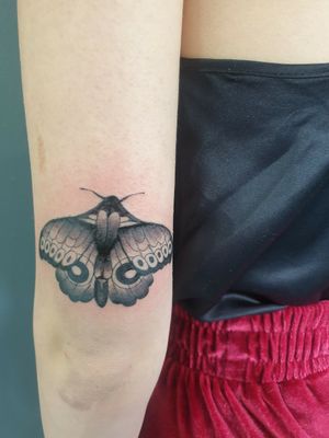 This Dark Art styled moth was so much fun to do. Absolutely love this style