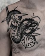 Bild traditional Cobra snake tattoo by satanischepferde #snake #snaketattoo #traditional #oldschool #bold #boldlines #blackwork #chesttattoo #tattoosformen #cobra #viper #blacktraditional #oldschool