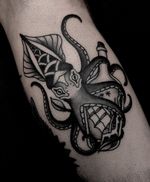 Traditional kraken tattoo by satanischepferde #kraken #octopus #ship #sailingship #bottle #blackwork #traditionalartwork #traditional #oldschool #blackwork #dark #water #maritime #sea #legtattoo #erfurt