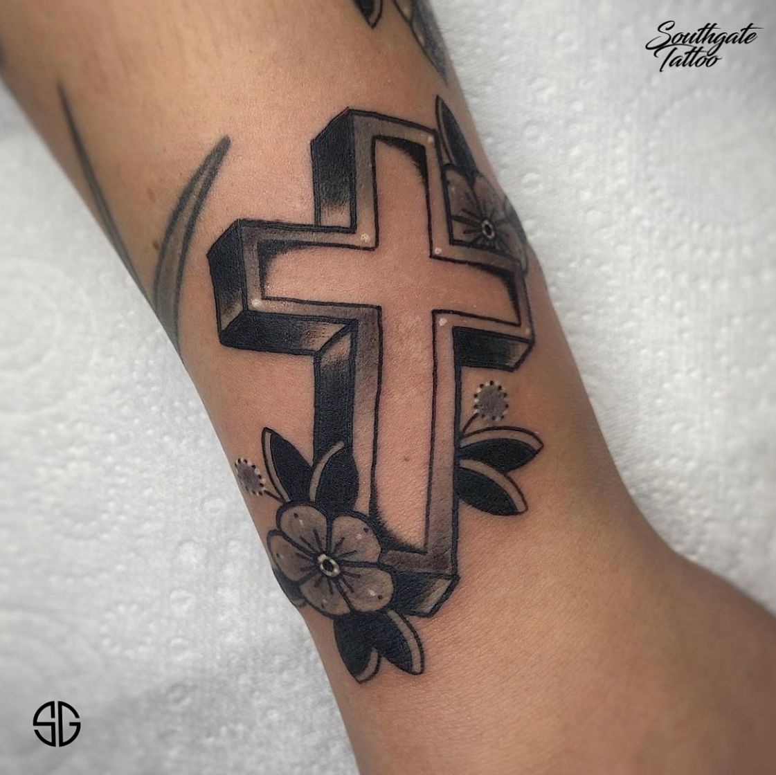 Amazon.com : Dopetattoo 6 Sheets Temporary Tattoos for Women Adults Praying  Hands Chain Big Cross Temporary tattoo for Men for Woman Neck Arm : Beauty  & Personal Care