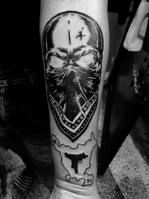 Design: Skull with Haryana Map & Uzi Gun • Artist: Robby Dhanjal @devilriderz • Call 📞: +91 8810448252 • Gurgaon, Haryana • #skulltattoo #gangster #gangstertattoo #maptattoo #haryana #tattoo #inked #tattooartist #tattoolife #blackwork #tattoozbyrobby #tattooing #tatuaje #tattooindia #tattooideas #uzi #tattooed #instatattoo #gurugram #gurgaon #inkmetattooz #tatuagem #ink #art #followers #tattoolife #peace #blackandgreytattoo #customtattoo #guntattoo #piercings 