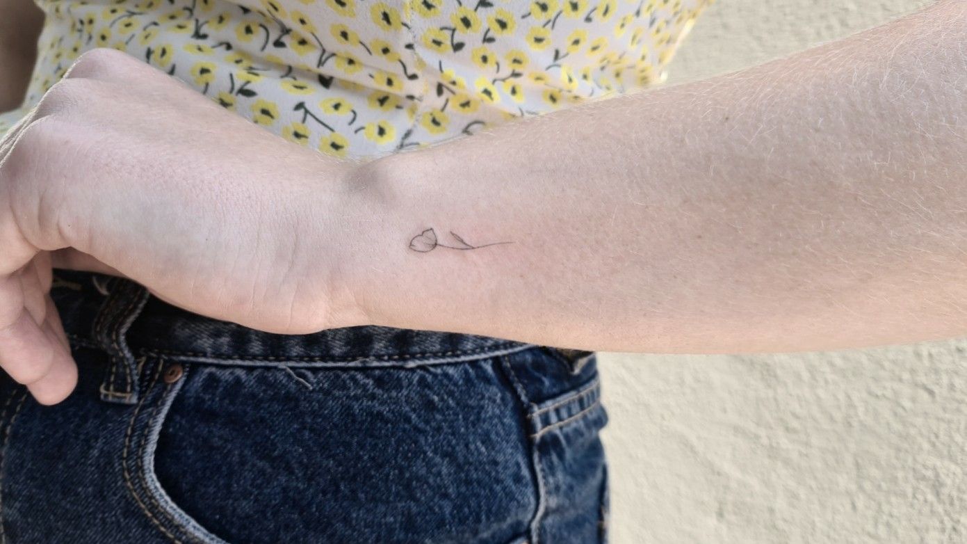 Little Fine Line Poppy Temporary Tattoo, Fake Tattoo, Flower Tattoo, Black  Tattoo, Symbol Tattoo, Flash Tattoo, Tattoo Sticker - Etsy