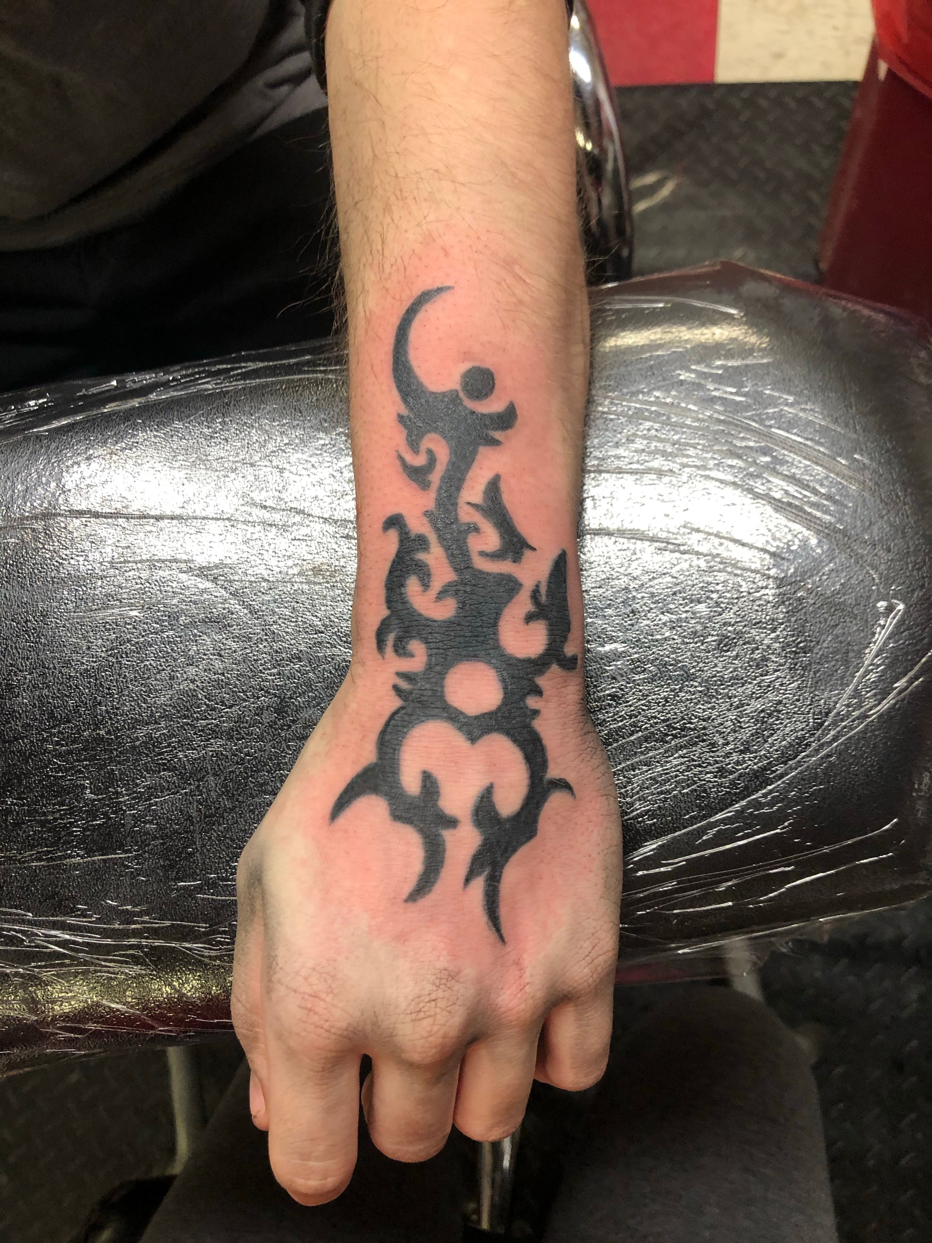 i got jesses borneo scorpion tattooed as a gift to myself for my 20th  birthday  rbreakingbad