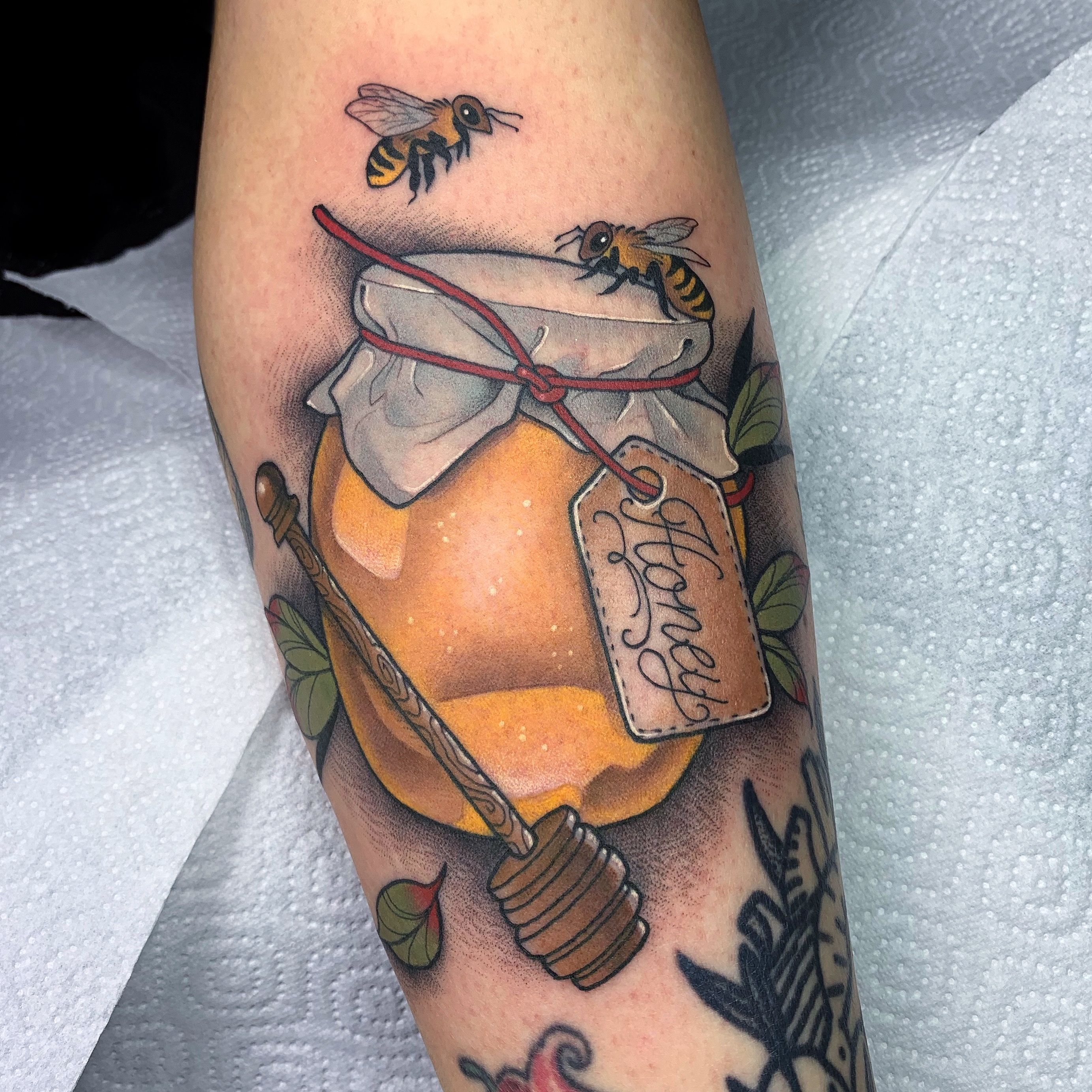  Honey pot shin for Samantha   Thank you so much to Samantha for  wrapping up my Friday with this flash piece This summer I will  Becky  Jónsson beckydtattoo on Instagram