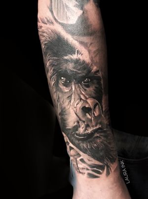 Gorilla #realism #realismtattoo #realistictattoo #blackandandgreytattoo #tattoo #tattoos 