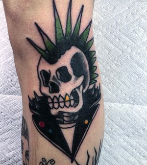 •Punks not dead•Our first year artist let me put some of my flash on her leg last night while Nik tattooed her other leg, ashley you crazy 😂😂 go check out @lostcauseink to see what he did on the other leg! ...#tattoo #tattoogiveaway #kingpintattoosupply #mikepike #coilmachine #loyaltothecoil #traditionaltattoo #trad #trans #ftm #lgbtq🌈 #artist #tattooartist #georgiatattooartists #woodstockga #healedtattoos #dynamic #pantheraink #dynamicink #eternalink #fridaythe13th @oldschooltattz @tatsoul @thesolidink @eternalink @dynamiccolor @ultimatetattoosupply @kingpintattoosupply @oldschoolbacktattoos @traditionalartist @traditionalstattoos @traditionaltattooss @traditionalkings @thebesttraditionalink