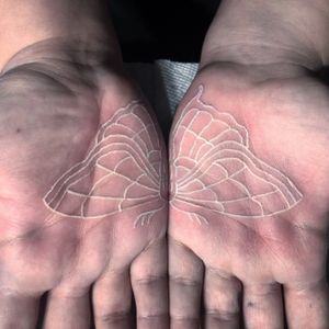 •moth• Thanks so much Shannon for letting me blast your palms today! You sat like a champ :) I got some time today for some more palms dm if you’re down! 🤠DM to Book🤠 . . . #tattoo #tattoogiveaway #kingpintattoosupply #mikepike #coilmachine #loyaltothecoil #traditionaltattoo #trad #trans #ftm #lgbtq🌈 #artist #tattooartist #georgiatattooartists #woodstockga #healedtattoos #dynamic #pantheraink #dynamicink #eternalink #fridaythe13th @oldschooltattz @tatsoul @thesolidink @eternalink @dynamiccolor @ultimatetattoosupply @kingpintattoosupply @oldschoolbacktattoos @traditionalartist @traditionalstattoos @traditionaltattooss @traditionalkings @thebesttraditionalink
