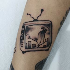 •TV•