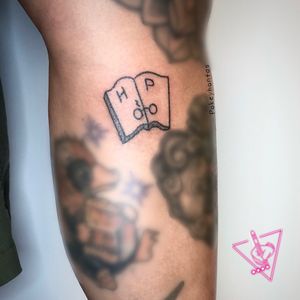 Hand-poked Harry Potter Tattoo by Pokeyhontas @ KTREW Tattoo - Birmingham, UK #handpokedtattoo #handpoke #harrypottertattoo #tattoo #stickandpoketattoo #legtattoos #birminghamuk
