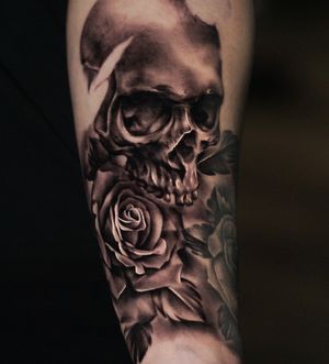 Tattoo by Nina Richards #NinaRichards #realism #skull #skeleton #rose #flower #floral