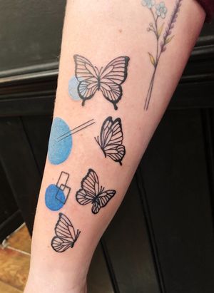 Fly fly butterfly 🦋 ......#tattoo #tattoodesign #abstracttattoo #coloredtattoo #lineart #apprentice #apprenticetattoo #apprenticeship #flashdesign #flashtattoo #illustration #botanicaltattoo #collageart #memphisdesign #amsterdamtattoo #romanianartist #romaniantattooartist #krimsondiarytattoo