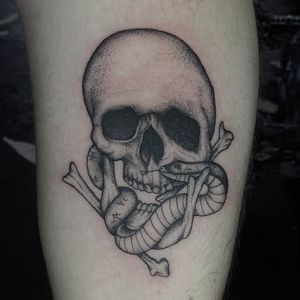 skull tattoo by @joearizmenditattoo based in Gateshead. UK. 