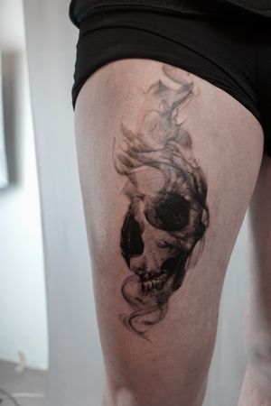 Skull | by @naokotattoo Instagram : @naokotattoo #tattoofrance #finetattoo #smoketattoo #realistictattoo #skulltattoo #tattooparis #naokotatoo