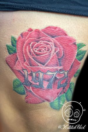 Rose and dates above the knee