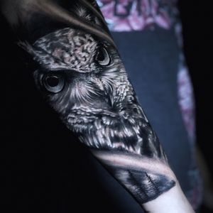 Capture the beauty of nature with this stunning blackwork owl tattoo by Marcel Oliveira. Perfect for those who appreciate realism and illustrative style.