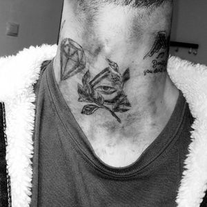"Illuminati" tattoo in the middle of the neck - barely resisted (new)Diamond on the side of the neck (1.5yrs healed)