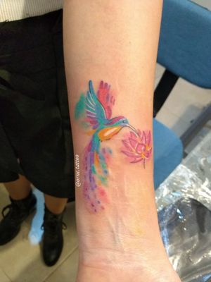Colibrí bird tattoo color acuarela