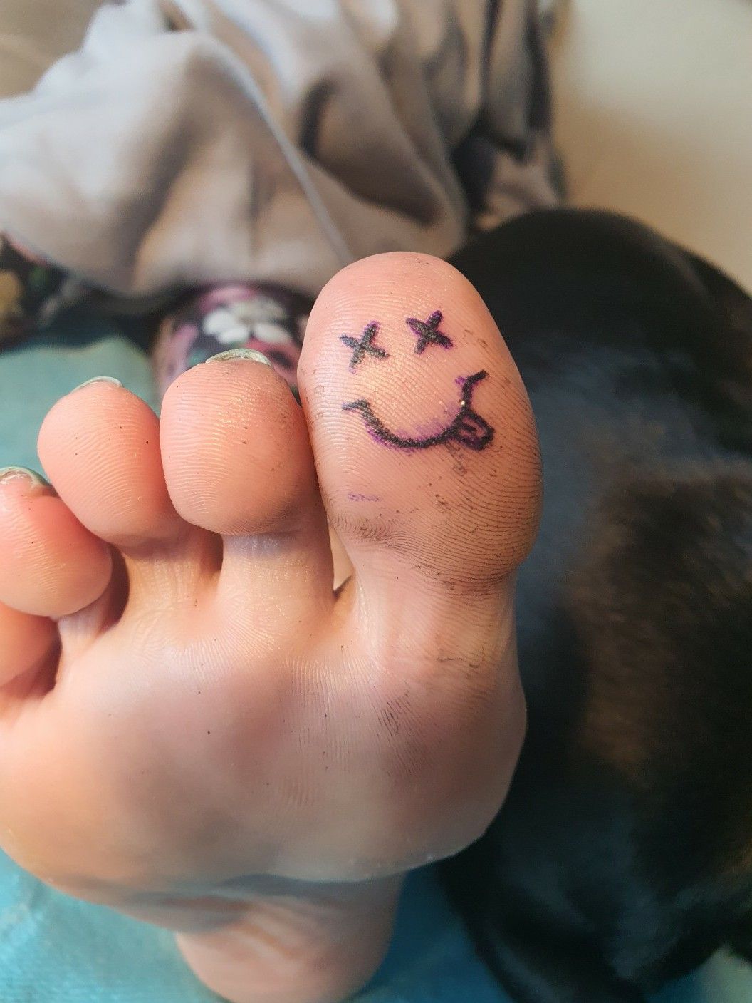 Margot Robbie Smiley Face Toe Tattoo  Steal Her Style