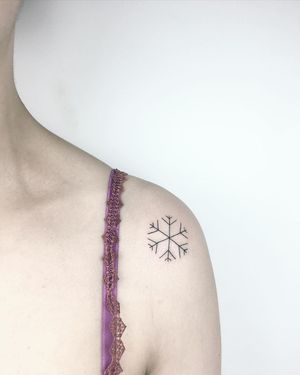 Tattoo by Sus-Boom Tattoo #SusBoom #snowflake #minimal #fineline #illustrative