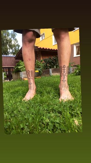 Some ornamental shin protections for tal. Drawn on freehand. Thanks for the trust bud. 