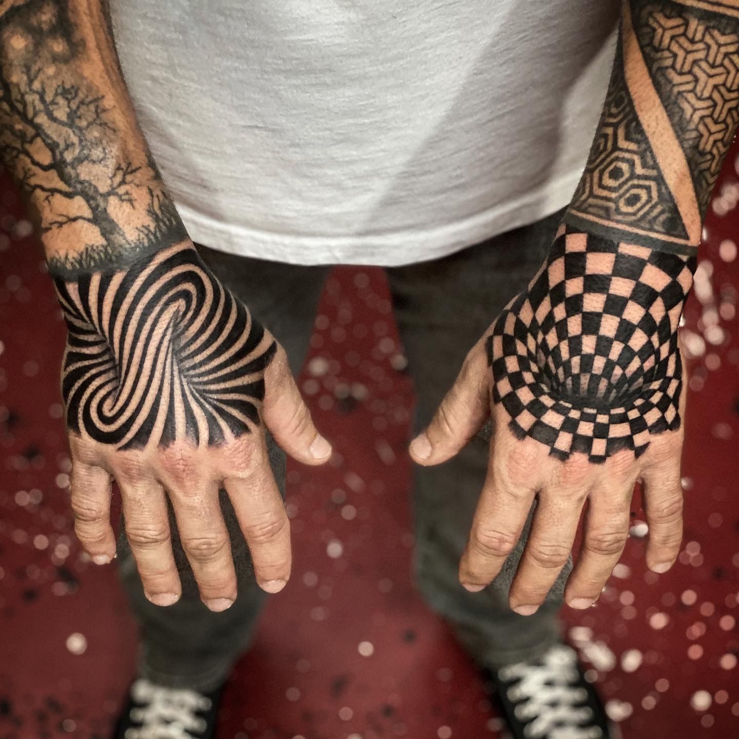 Your Eyes Aren't Playing Tricks, These 3D Optical Illusion Tattoos are Real  - TechEBlog