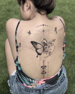 to love,live and grow #backtattoo #finelinetattoo #singleneedletattoo #finelinebacktattoo #singleneedle