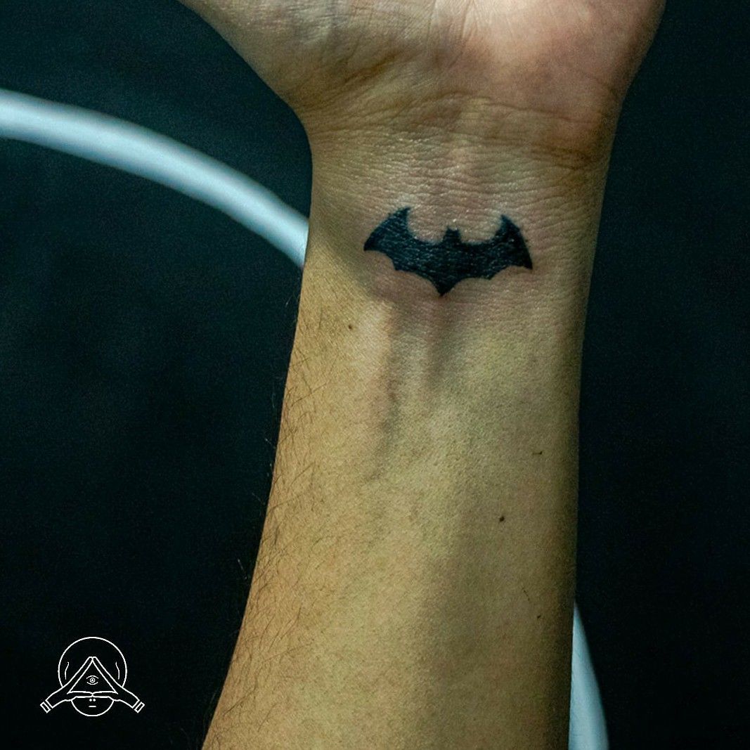 Tattoo uploaded by GRMN • GRACIAS POR LA CONFIANZA. . #tattoo #ink #tatuajes  #batman #blackwork #finelinetattoo #oldschooltattoo #traditionaltattoo  #neotraditionaltattoo #blackandgreyink • Tattoodo