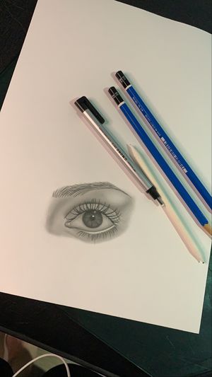 Desenho recente de estudo de olho realista