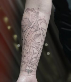 Available to take in new bookings. Progress of a forearm sleeve. Client Concept : Kitsune symbolize shape shifting . There many side of me, racing mode, shy, outgoing etc. It’s hard to explain, but each tail represent growing wiser and learning from mistakes in life. I am guarded as who i interact with. The lotus is symbolize rebirth . And I also want to have some of my Chinese culture in the design. I am open to ideas and placement. My canvas is blank. Thank you Berri for your coming to me as your artist. It was a definite pleasure. Email for tattoo inquiries - NO DMs..✉️ : info@koisaelee.com......Please inquire with all the needed information — check the 🏴 booking highlights......#finelinetattoos #fineline #redink #japanese #fineline #blackclaw #finelinetattoo #blackwork #chinese  #inked #koisaelee #halfsleeve #forearmsleeve #infinityknot #darkwork #inkstagram #dotwork #sacredgeometry #skull #dark #blackwork  #apprenticetattoo #losangeles #t