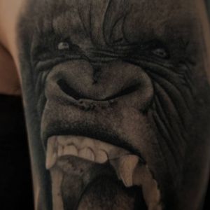 Gorilla / Gorila#gorilla #monkey #realismtattoo #realistictattoo #realtattoo #tatuajerealismo #tatuajereal #tatuajerealista #barcelonatattoo #tattoobarcelona #barcelonatatuajes #tatuajesbarcelona #bcnttt #bcntattoo #bcntatuaje #tattoobcn #tatuajebcn