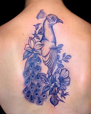 Delftware Botanical Peacock #delftware #chinablue #peacock #floral #botanical #porcelain 