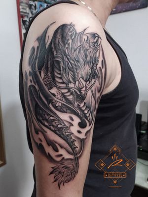 Cover up tattoo Dragón negro Diseño totalmente personalizado!!! Ratonsk 2020 #coveruptattoo #blackworktattoo #blacktattoo #sogamoso #sogamosotattoo #ratonsk #dragontattoo #darktattoo