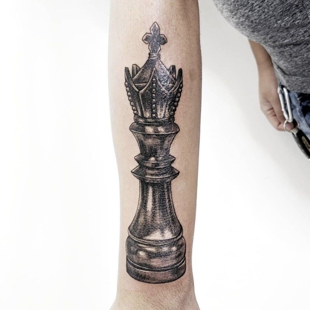 KING and QUEEN chess pieces tattoo Art By :- @visu_1907 @karan9905  @dragontattoogallary #kingandqueen #chesspieces #tattooartist #art… |  Instagram