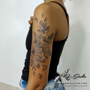 Tattoo flor. Delicada