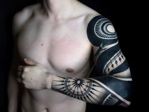 Tattoo by Neko aka void tattoo #Neko #voidtattoo #blackwork #sacredgeometry #geometric #blackfill #geometry #linework #spiral 