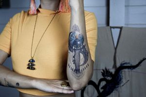 𝙄𝙂: 𝙣𝙖𝙩𝙚_𝙩𝙝𝙖𝙞𝙡𝙖𝙣𝙙 🌿 Fine line Eyptian goddess with watercolor moon - Baan Khagee Tattoo Chiang Mai, Thailand
