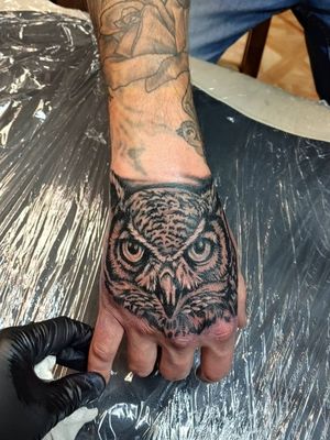 Tattoo Owl hand