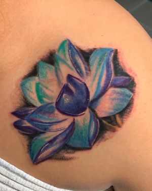 #lotusflower #girlwithink #girlwithtattoos #shouldertattoo #tattoo#njtattooartist #njtattooshop #dunellennj #buddhainks 