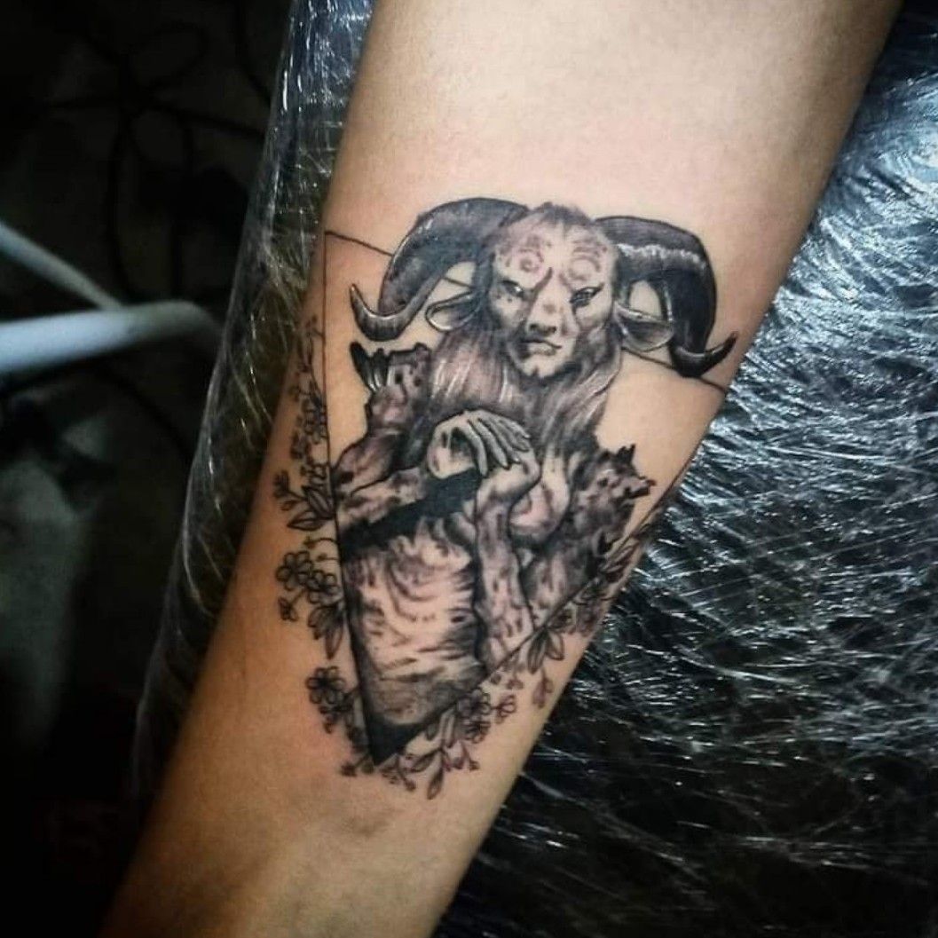 My first tattoo The Faun from Pans Labyrinth done by Tofer Omen in  Thousand Oaks CA  Labyrinth tattoo Back tattoos for guys Dragon tattoo  designs