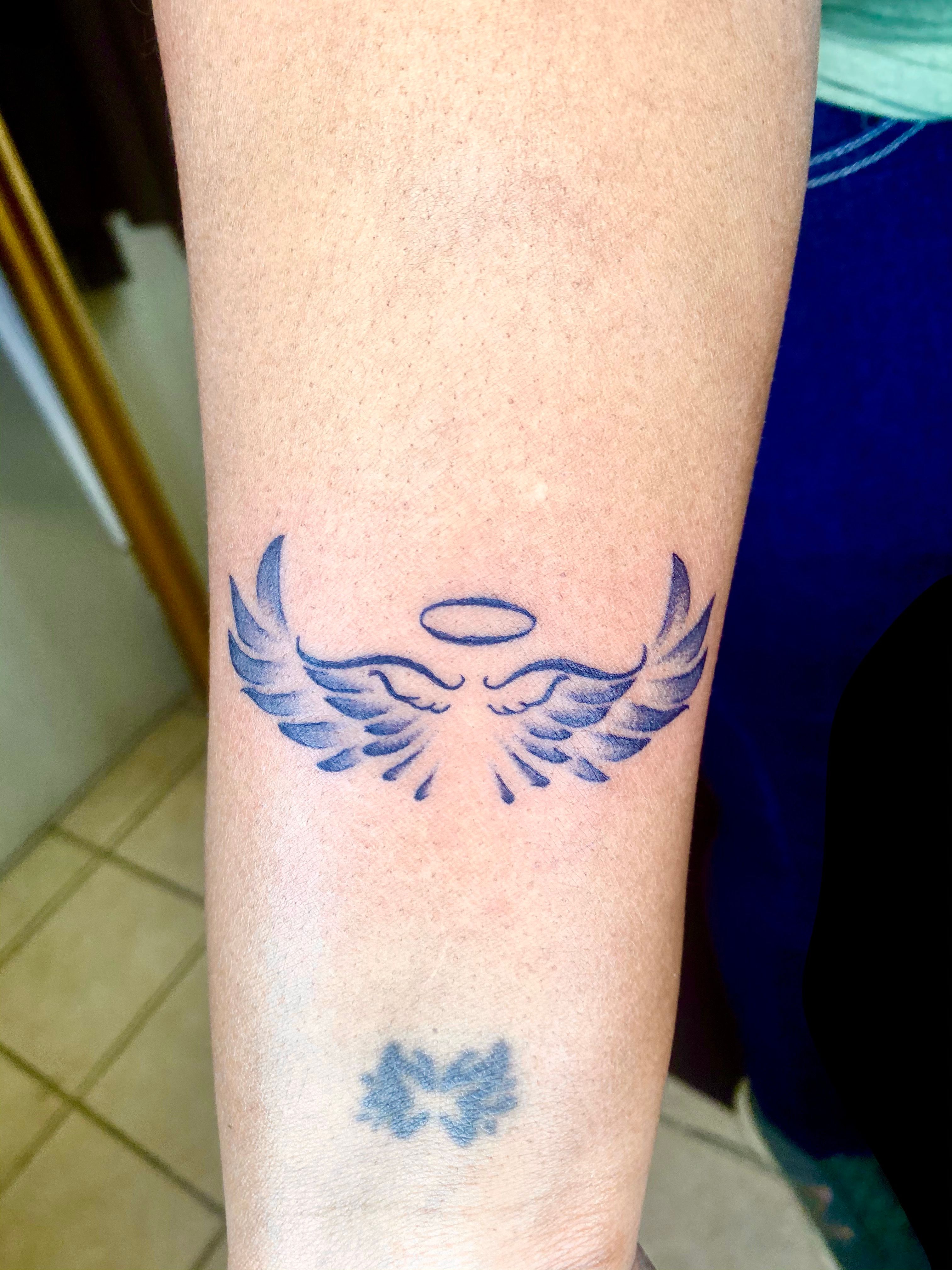 Wings with Arrow Tattoo | Tattoos, Arrow tattoo, Cool tattoos