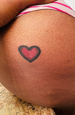 Nice lil heart ❤️ used with the Mast Tour Tattoo Pen, using Bloodline Red🔴 & Dynamic Black⚫️ ink