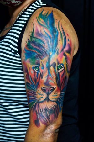 #lion #lionwatercolor #liontattoo #lionwatercolortattoo #coveruptattoo #coberturatattoo #tatuagemcobertura #watercolortattoo #aquarelatattoo 