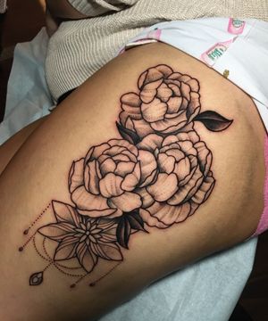 Dotwork peonies on the thigh 