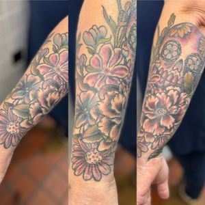 Color Floral/botanical and sugar skill half sleeve 
