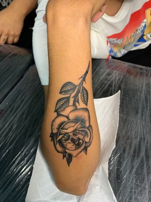 Tattoo Rosa cogollo de Calavera