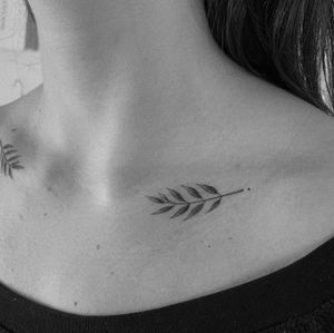 #branchtattoo #branch #leaves #leavestattoo #doting #dotworktattoos #dotwork #minimaltattoo #smalltattoo #stattoo #girlswithtattoo #inkedgirls #minimalism #tattooart #tattoo #tattoostyle #tattoodo  